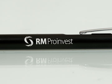 Długopis Trendy czarny z grawerem laserowym.